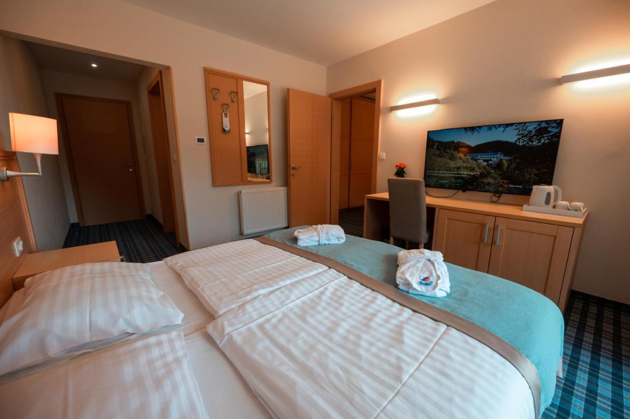 Wellness Hotel Montis Мозирє Екстер'єр фото